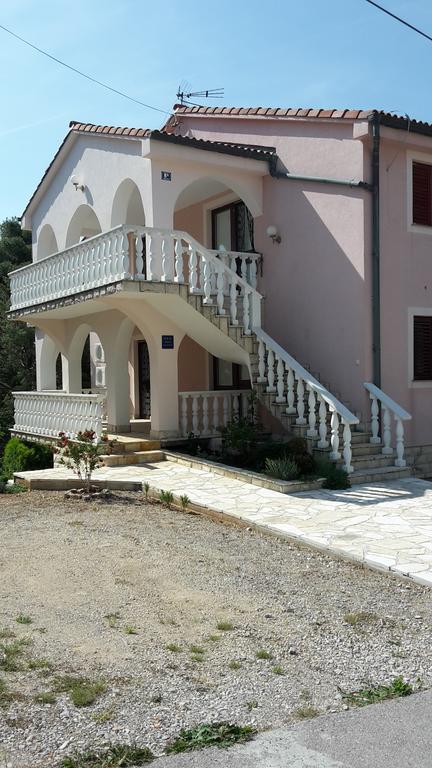 Apartment Ruzmarin Šilo 外观 照片